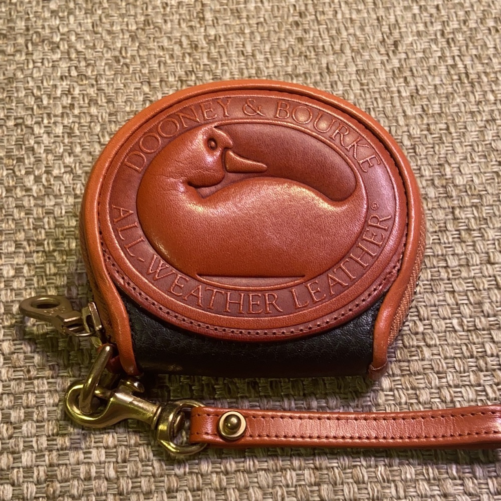 Dooney  BIG DUCK  Coin Purse W/Strap Black/Tan
